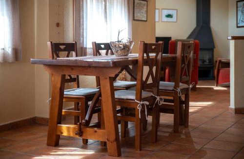 Baga Apartment | Family-Friendly Retreat at Apartament Cadí- Moixeró, 9.6/10
