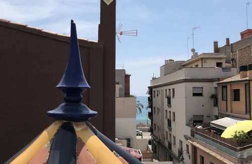 Vilassar de Mar Apartment | Oceanfront Bliss at Apartament Can Mateu with Spa Access