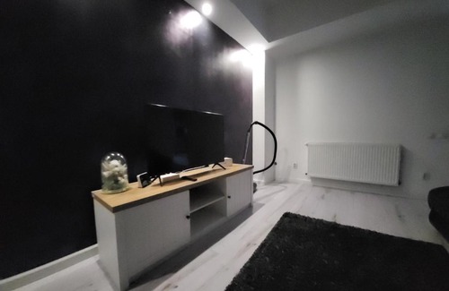 Iasi Apartment | Family-Friendly Stay at Apartament Carol with Great Reviews