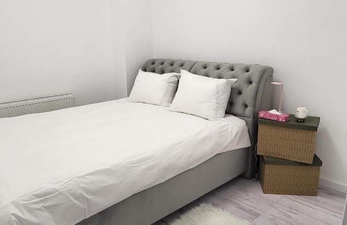 Iasi Apartment | Family-Friendly Stay at Apartament Carol with Great Reviews
