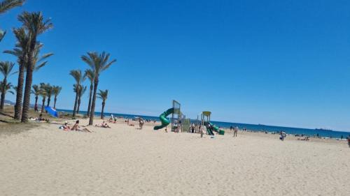 El Grao de Castellon Apartment | Beachfront Retreat at Apartament Carrer I'IIIa with Ocean Views