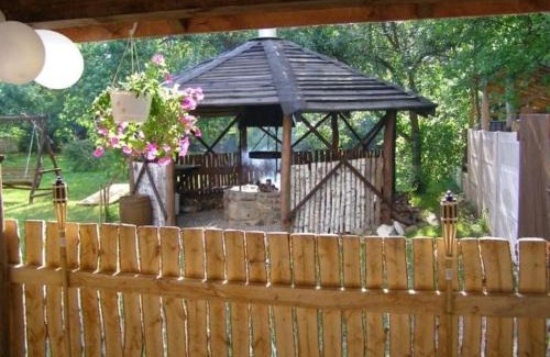 Rakow Apartment | Cozy Apartament Celiny with Fireplace & Breakfast Included