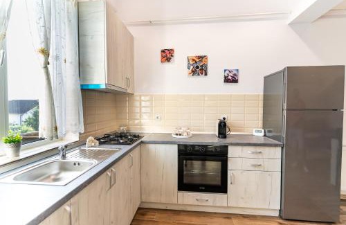 Rasnov Apartment | Incredible Stay at APARTAMENT CETATE VIEW - Guest Rated 9.8