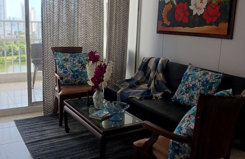 El Laguito Apartment | Cozy Apartment with Lake View & Pool Access for Families