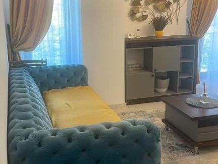 Copou Apartment | Elegant Stay at Apartament Copou - 4-Star Family Retreat