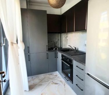 Copou Apartment | Elegant Stay at Apartament Copou - 4-Star Family Retreat