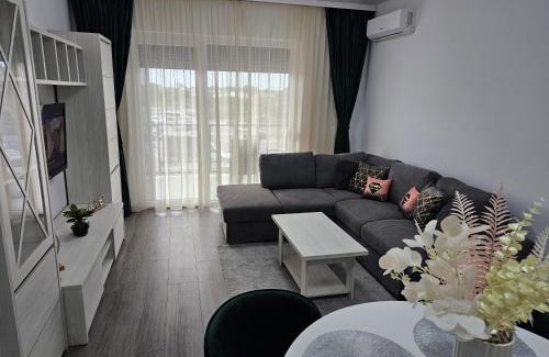 Arad Apartment | Guest Rated 10/10 at Apartament Cristal - Family Friendly Stay