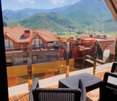Coll de Nargo Apartment | Stunning Duplex Apartment with Scenic Catalan Pyrenees Views