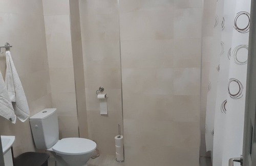 Ramnicu Valcea Apartment | Family-Friendly Getaway at Apartament Dem Radulescu!