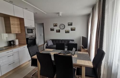 Srodmiescie Apartment | Highly Rated Apartament Dmowskiego - Kępa Mieszczańska Retreat