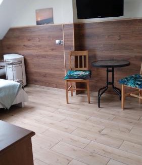 Chelmno Apartment | Cozy Apartament Dworcowa with Spa and Breakfast Included