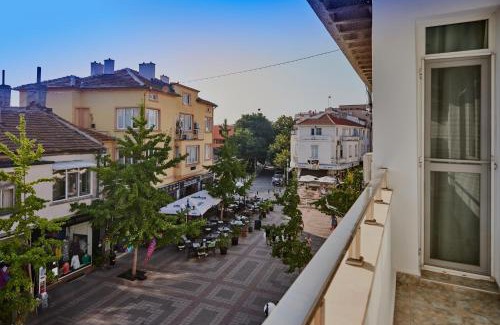 Old Town Apartment | Contemporary 2-Bed Flat in Town Centre with Breakfast