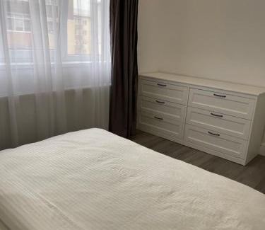 Targoviste Apartment | Budget-Friendly Stay at Apartament Emma - Guest Rated 9.5