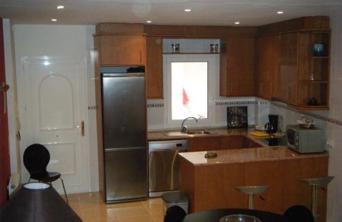 Llanca Apartment | Engaging Oceanfront Stay at Apartament Enginy Llançà