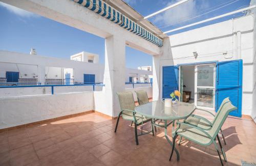 Chiclana de la Frontera Apartment | Family-Friendly Stay at Apartamento Almadraba with Pool