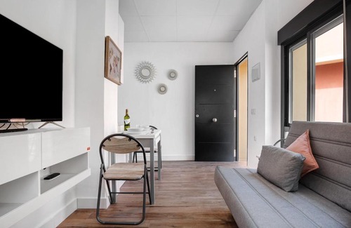 Chiclana de la Frontera Apartment | Indulge in Oceanfront Comfort at Apartamento Novo Santipetri I