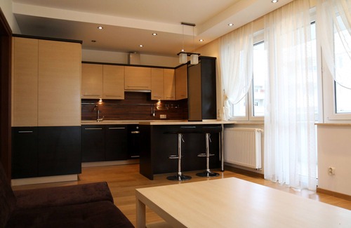 Torun Hotel | Top-Rated Apartment F&J 12 with Breakfast & Family Amenities
