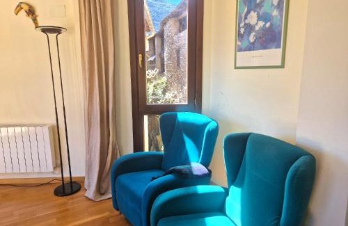 Esterri D'Aneu Apartment | Family Apartment with Scenic Views by RURAL D'ÀNEU