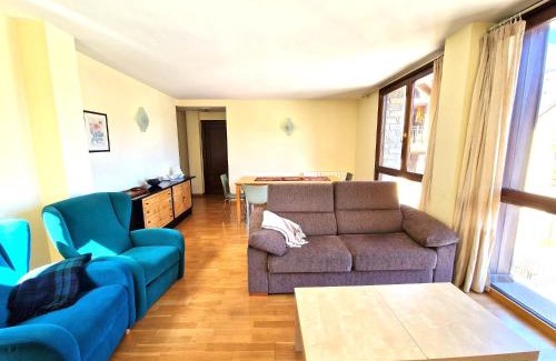 Esterri D'Aneu Apartment | Family Apartment with Scenic Views by RURAL D'ÀNEU