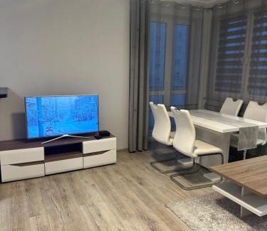 Gorzow Wielkopolski Apartment | Guest Rated 9.5: Family-Friendly Apartament Górczyn 18