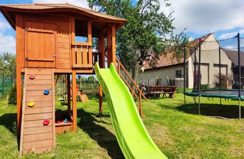 Niewiesze Apartment | Historic Silesia Home with Garage & Ocean View Amenities