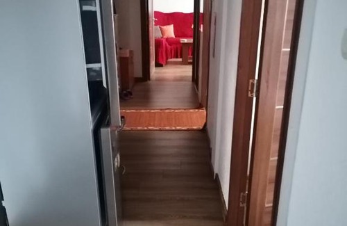 Hateg Apartment | Family-Friendly Retreat at Apartament Hațeg Awaits You