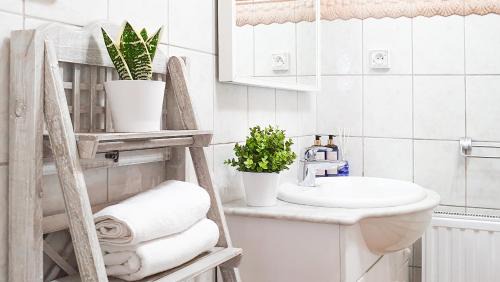 Zakopane Apartment | Family-Friendly Stay at Apartament Halny in Zakopane