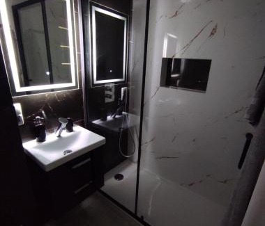 Elk Apartment | Heavenly Retreat: Pet & Child Friendly Stay Rated 9/10