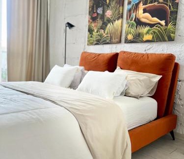 Srodmiescie Apartment | Elegant I LOVE PIOTRKOWSKA Apartment with Balcony & AC