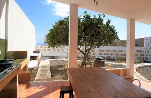 Arico el Nuevo Apartment | Cozy Apartment in Arico with Hot Tub & Family Amenities
