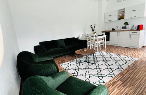 Medias Apartment | Cozy King Medias Apartment – Rated 9.4, Pet Friendly