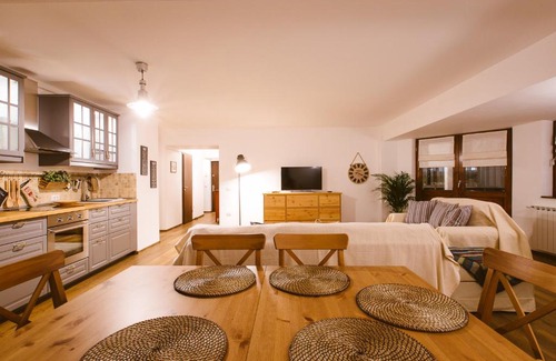 Alba Iulia Apartment | Top-Rated Iuliu Maniu Apartment: Family & Accessible Comfort