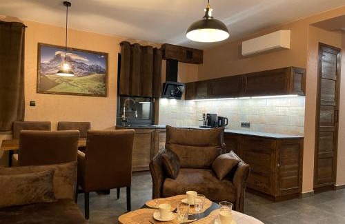Szlachtowa Apartment | Oceanfront Comfort at Apartament Kaukaz with Hot Tub