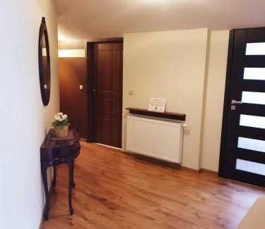 Limanowa Apartment | Explore Apartament Kleopatra: Highly Rated & Family-Friendly