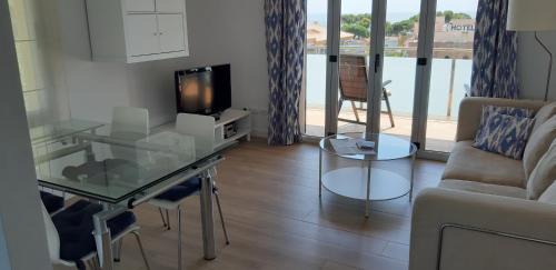 Palamos Apartment | Oceanfront Escape at Apartament La Fosca Palamós - 9.6/10