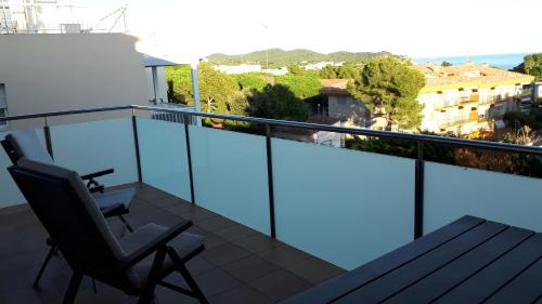 Palamos Apartment | Oceanfront Escape at Apartament La Fosca Palamós - 9.6/10