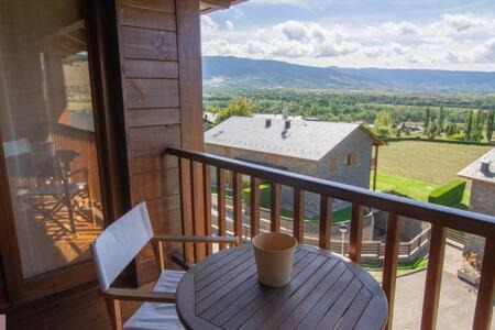 Estavar Apartment | Family-Friendly Comfort at Apartament les Carrerades
