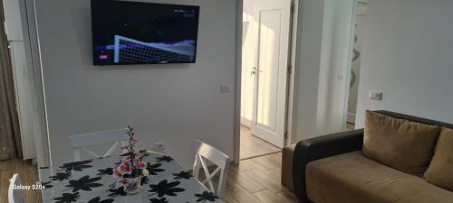 Ramnicu Valcea Apartment | Family-Friendly Retreat at Apartament Lucian - Rated 9.9/10