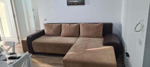 Ramnicu Valcea Apartment | Family-Friendly Retreat at Apartament Lucian - Rated 9.9/10