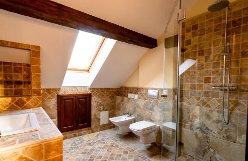 Old City Apartment | Exceptional Stay at Apartament Lux Unirii with Kitchen