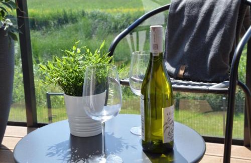 Wyspa Sobieszewska Apartment | Pet-Friendly Retreat: Apartament Młynówka, Rated 9.8/10