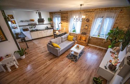Lesna Apartment | Highly Rated Apartament Marklissa: Pet & Child Friendly Stay