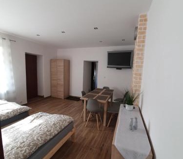 Stronie Slaskie Apartment | Cozy Apartament Mickiewicza with Kitchen & Family-Friendly Space
