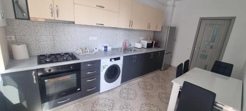 Ramnicu Valcea Apartment | Family-Friendly Retreat at Apartament Mihaela: Rated 9.6