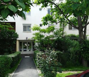Timisoara Apartment | Pet-Friendly Apartament Miloia in Timisoara Awaits You