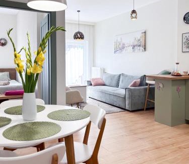 Jezyce Apartment | Highly Rated Apartament Mona Jeżyce - Family & Accessible Stay