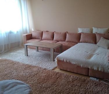 Malbork Apartment | Guest Rated 9.7: Cozy Apartment with Hot Tub & Family Comfort