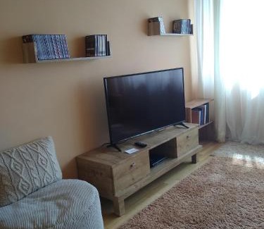 Malbork Apartment | Guest Rated 9.7: Cozy Apartment with Hot Tub & Family Comfort