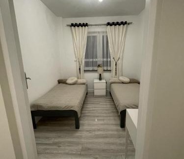Kostrzyn Apartment | Top-Rated Family-Friendly Stay at Apartament na Miłej