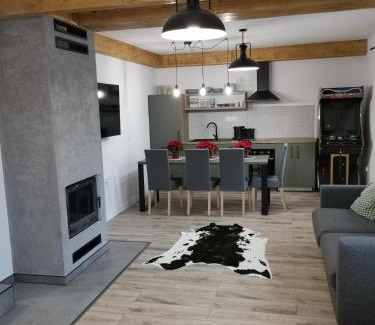 Brzegi Bed & Breakfast | Ideal Stay at Apartament NA PIĘTERKU with Hot Tub Access